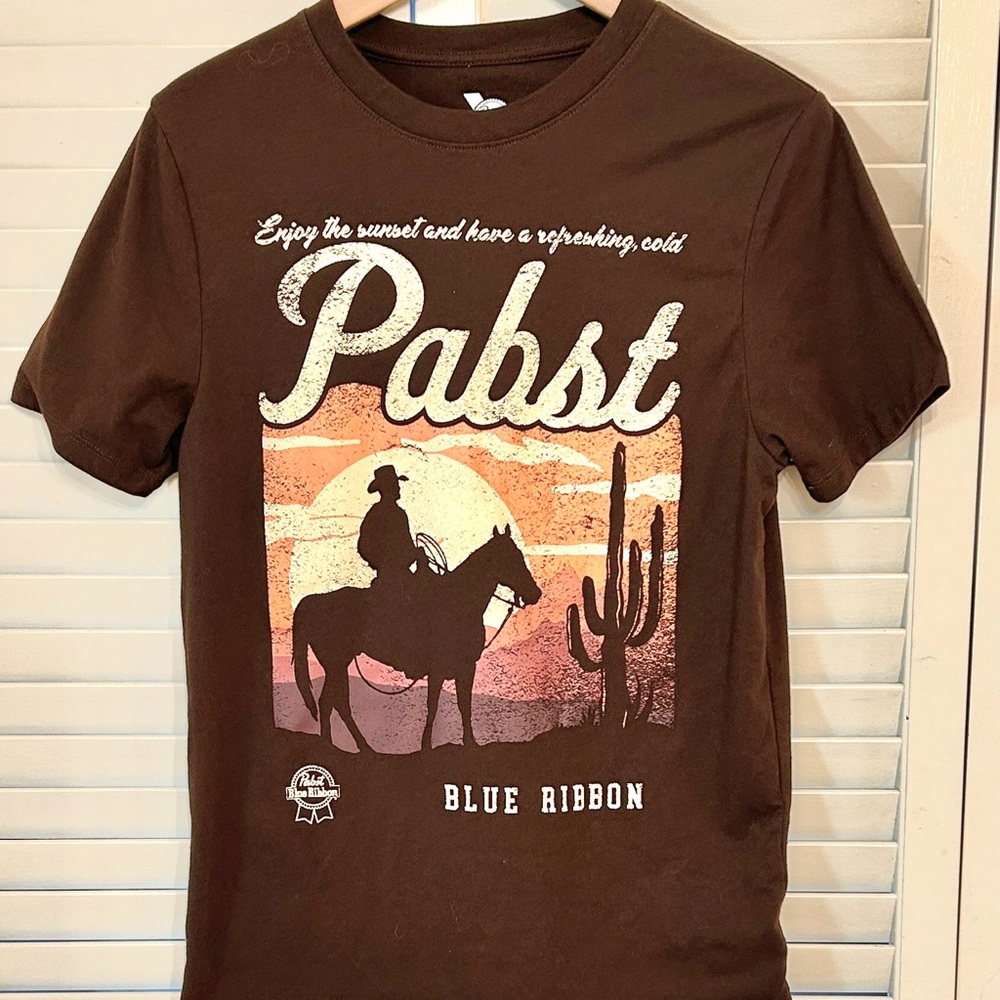 Pabst Blue Ribbon Cowboy Horse Cactus Short Sleeve Tee in a warm brown, Size S